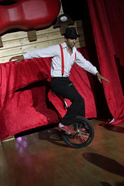 Electro Swing at Rikkyz